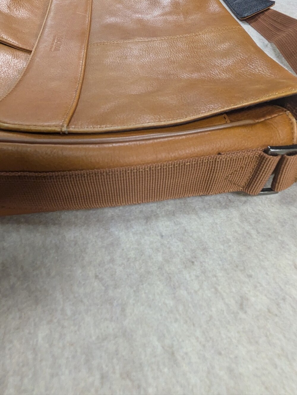 Kenneth Cole Leather Messenger Bag Briefcase Natural Tan Crossbody Work Laptop - Picture 11 of 16